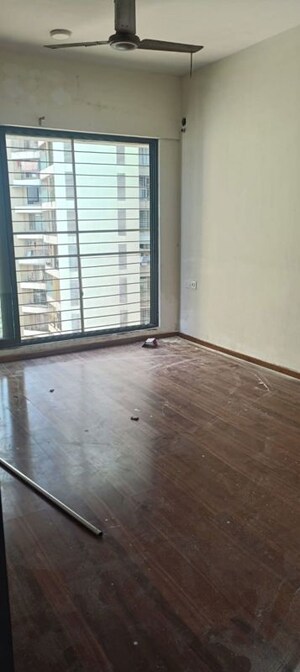 Room in 3 BHK Apartment at Acme Ozone, Manpada – for Rent