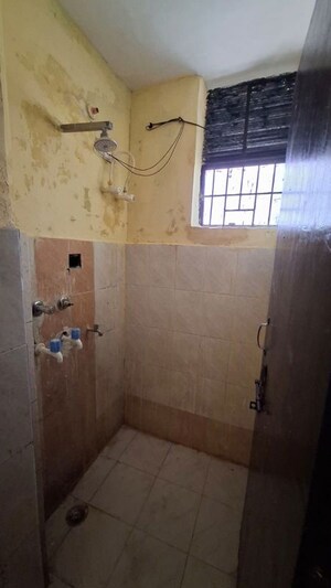 Bathroom in 1.5 BHK Apartment at Sector 10 Greater Noida – for Rent