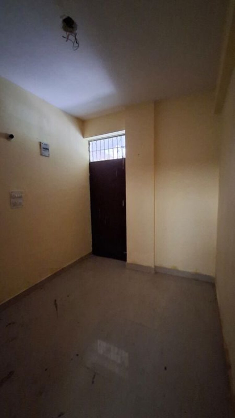 Room, sector 10 greater noida 1.5 Bedroom 30 Sq.Mt. Apartment In Sector 10 Greater Noida Greater Noida 10253055
