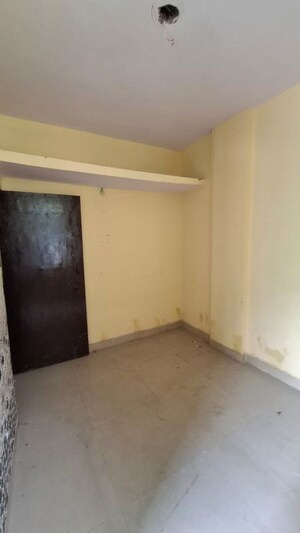 Room in 1.5 BHK Apartment at Sector 10 Greater Noida – for Rent
