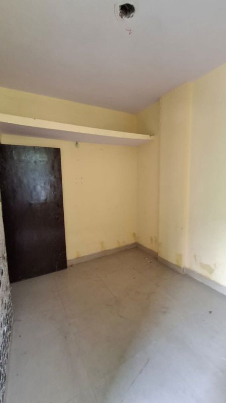 Room, sector 10 greater noida 1.5 Bedroom 30 Sq.Mt. Apartment In Sector 10 Greater Noida Greater Noida 10253055
