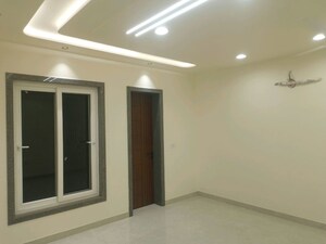 Room in 6+ BHK Independent House at Sector 45 – for Rent