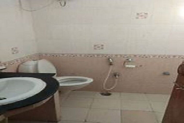 Bathroom, beleghata 1 Bedroom 417 Sq.Ft. Apartment In Beleghata Kolkata 3765489
