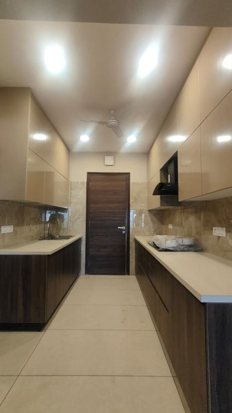 Kitchen, sector 45 3 Bedroom 2100 Sq.Ft. Builder Floor In Sector 45 Gurgaon 10253061