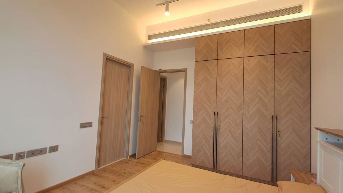 4 BHK + Pooja Room Apartment For Rent in Rustomjee Crown