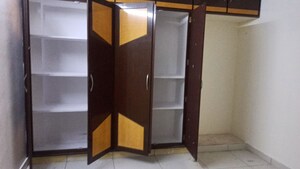 Furnished Amenities in 2 BHK Builder Floor at Currency Nagar – for Rent