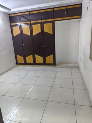 2 BHK Builder Floor For Rent in Currency Nagar