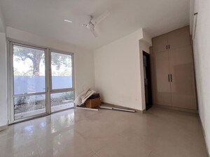 Room in 3 BHK Builder Floor at Nirvana Country – for Rent