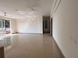 Room in 3 BHK Builder Floor at Nirvana Country – for Rent