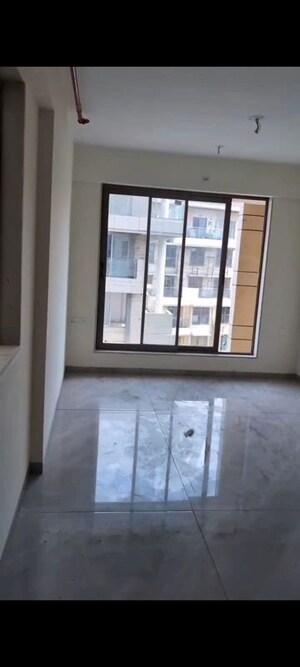 Room in 3 BHK Apartment at Hubtown Seasons, Chembur – for Rent