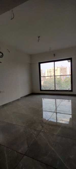Room in 3 BHK Apartment at Hubtown Seasons, Chembur – for Rent