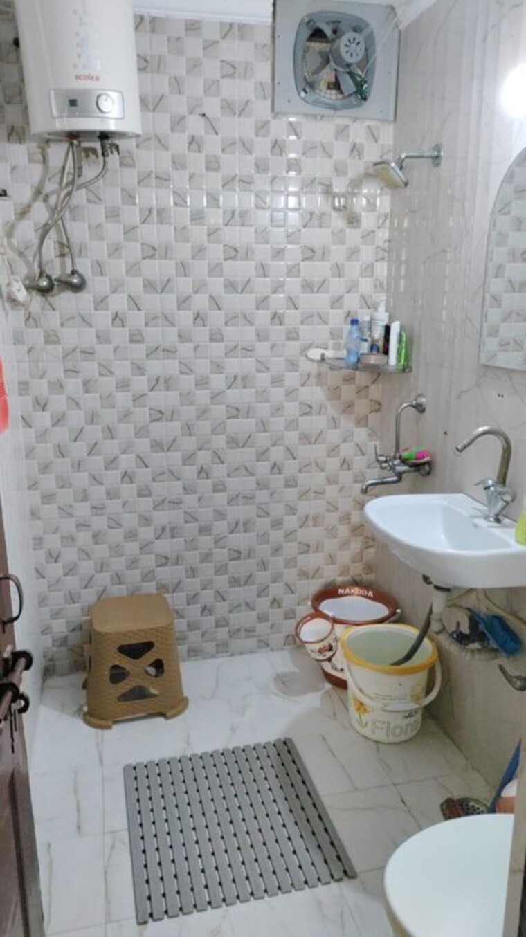 Bathroom, sector 10 dwarka 3 Bedroom 1550 Sq.Ft. Apartment In Sector 10 Dwarka Delhi 10253491