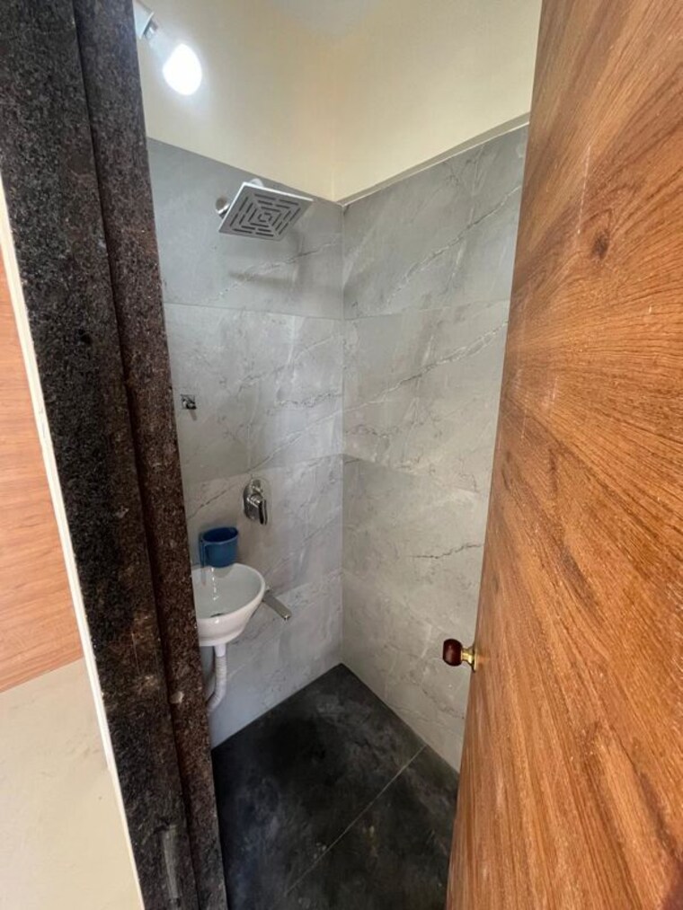 Bathroom, vaishali extension 2 Bedroom 905 Sq.Ft. Builder Floor In Vaishali Extension Ghaziabad 10253705