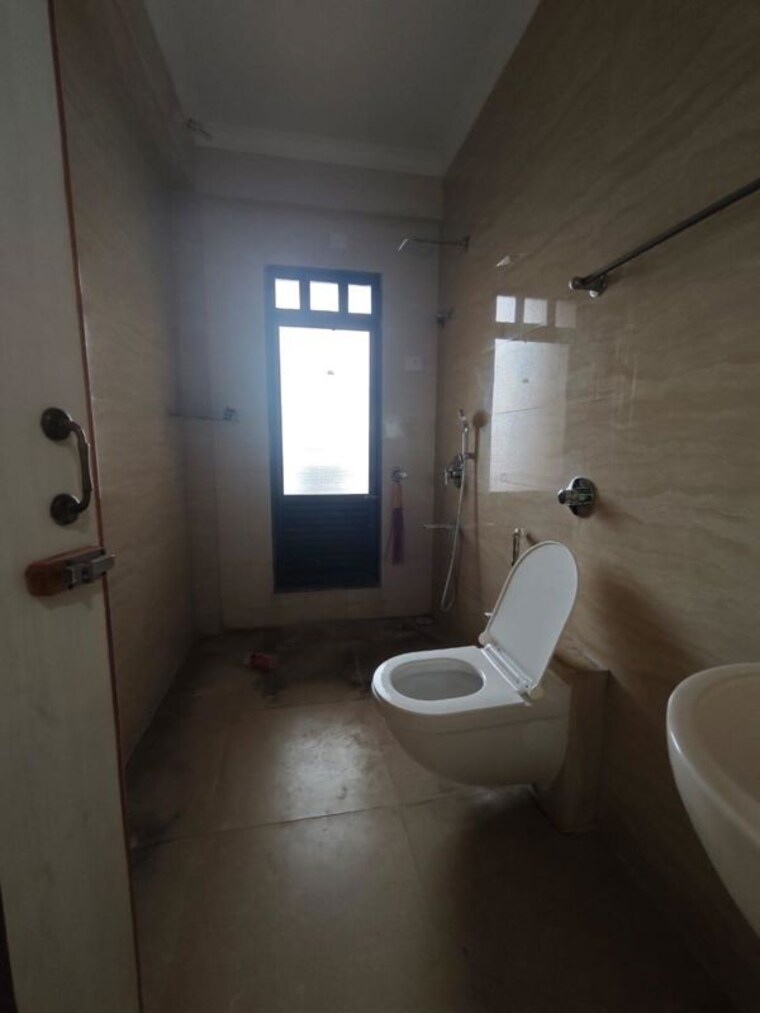 Bathroom, safal-shree-saraswati-phase-4 2 Bedroom 700 Sq.Ft. Apartment In Chembur Mumbai 10253691