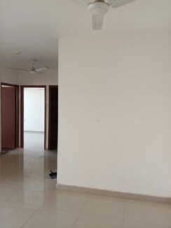 2.5 BHK + Study Room Apartment For Rent in Mahagun Mywoods