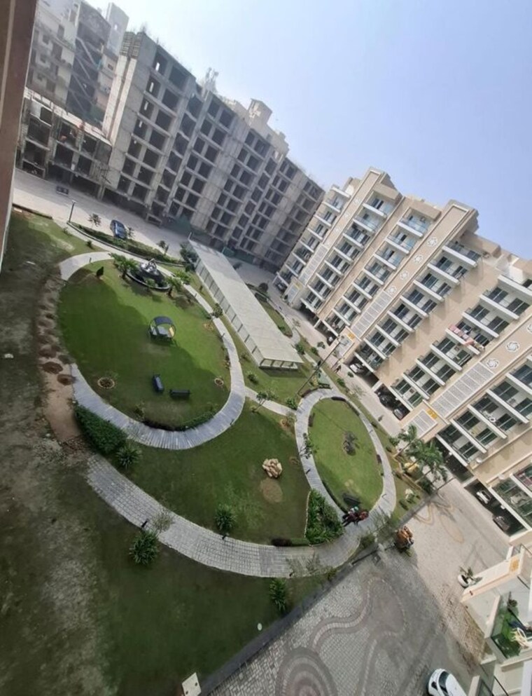 Garden, hermitage-centralis 3 Bedroom 1450 Sq.Ft. Apartment In Vip Road Zirakpur 10253823
