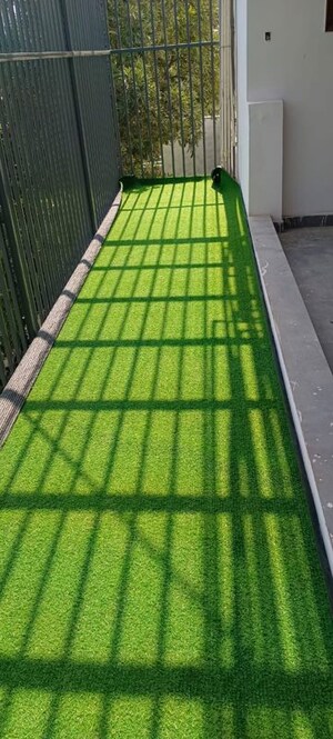 Staircase in 5 BHK Builder Floor at DLF Building 10, Dlf Phase ii – for Sale