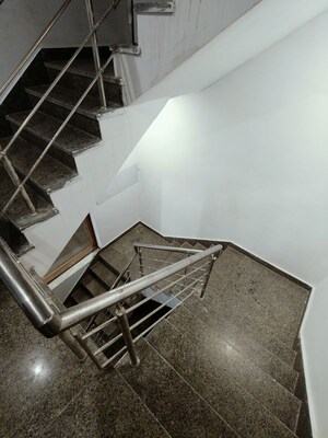 Staircase in 5 BHK Builder Floor at DLF Building 10, Dlf Phase ii – for Sale