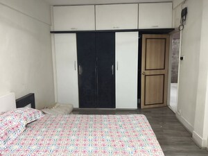 2 BHK Apartment For Rent in Vile Parle West
