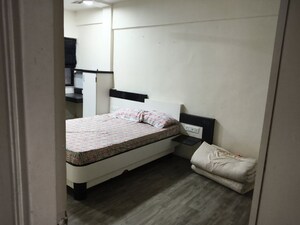 Bedroom in 2 BHK Apartment at Vile Parle West – for Rent