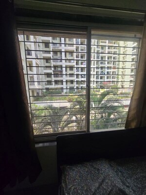Room in 2 BHK Apartment at Pristine Allure, Kharadi – for Rent