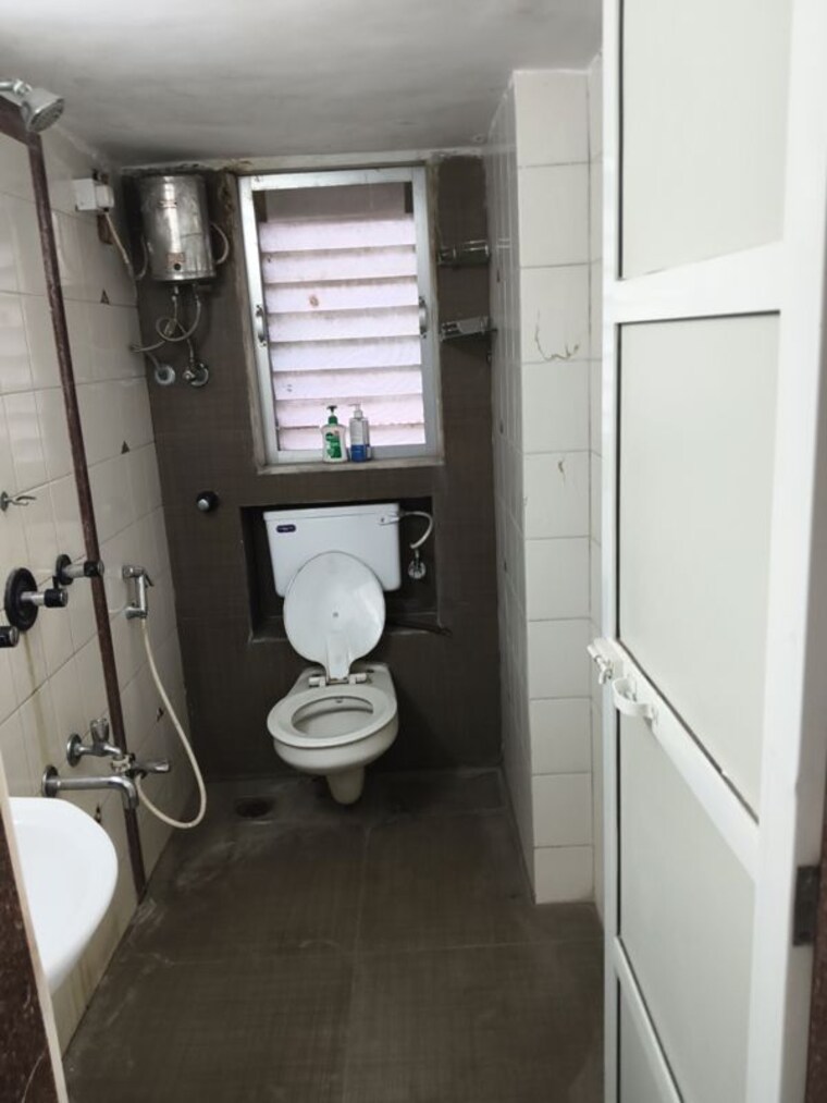 Attached Bathroom, vile parle west 2 Bedroom 750 Sq.Ft. Apartment In Vile Parle West Mumbai 10253962