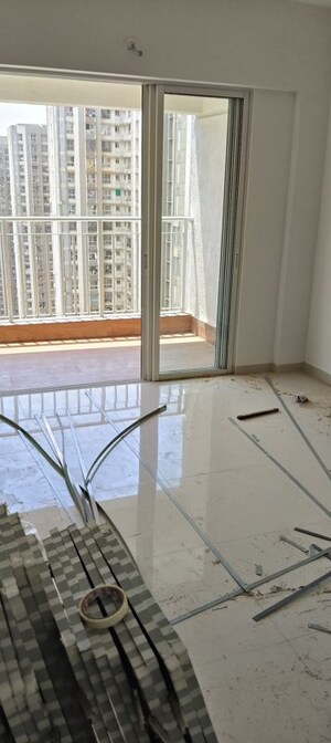 2 BHK Apartment For Rent in Lodha Amara, Kolshet Road