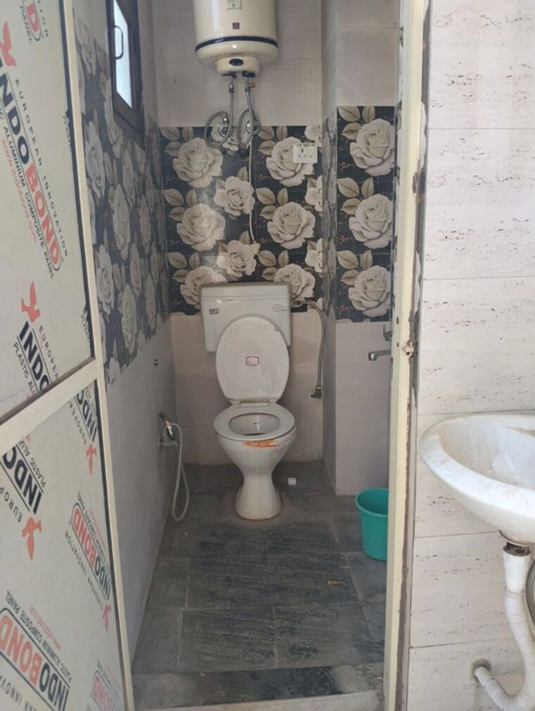 Bathroom, neb sarai 1 RK 350 Sq.Ft. Builder Floor In Neb Sarai Delhi 10253979