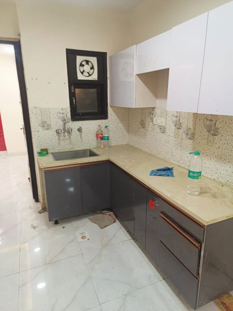 Kitchen, govindpuri 3 Bedroom 800 Sq.Ft. Builder Floor In Govindpuri Delhi 10253974