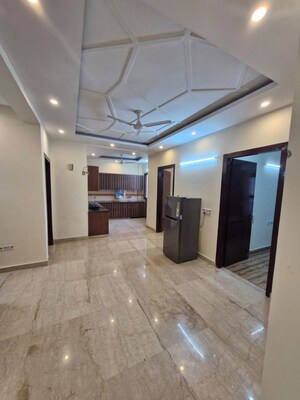 Room in 3 BHK Builder Floor at Sector 45 – for Rent