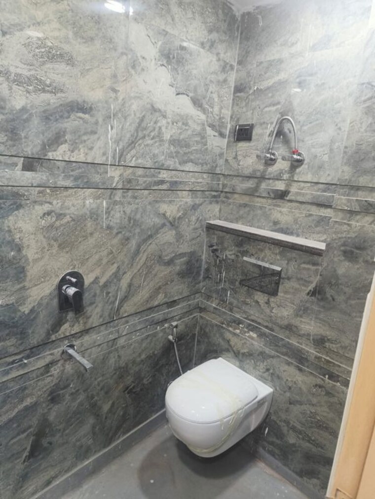 Bathroom, govindpuri 3 Bedroom 1050 Sq.Ft. Builder Floor In Govindpuri Delhi 10253999