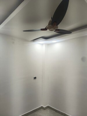 Furnished Amenities in 3 BHK Builder Floor at Govindpuri – for Sale