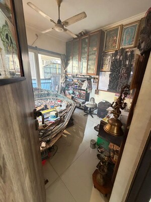 Room in 3 BHK Apartment at Chaurang Heights, Chembur – for Sale