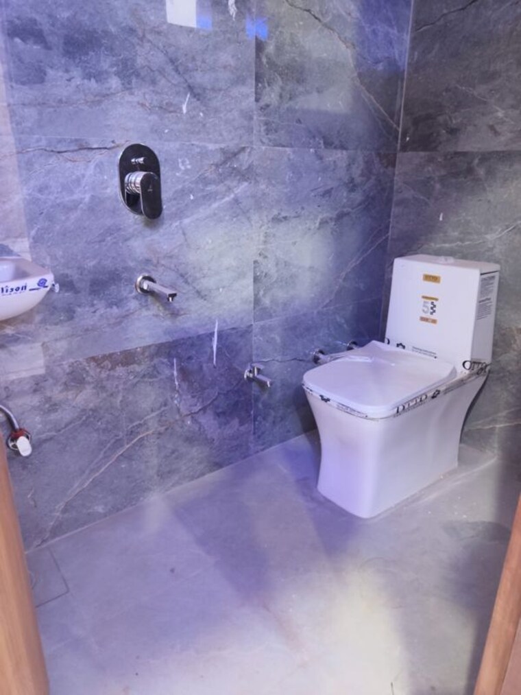 Bathroom, govindpuri 1 Bedroom 45 Sq.Yd. Builder Floor In Govindpuri Delhi 10254031