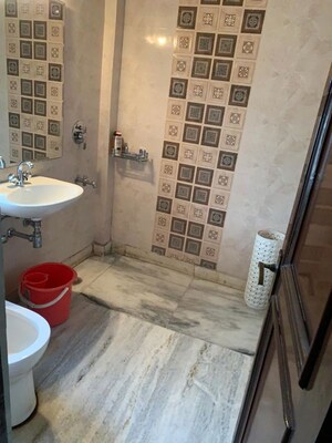 Bathroom in 2.5 BHK Builder Floor at Panchsheel Enclave – for Sale