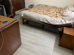 Bedroom in 2.5 BHK Builder Floor at Panchsheel Enclave – for Sale