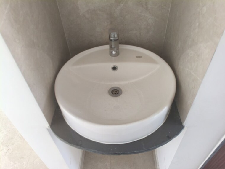 Bathroom, vilas-javdekar-yashone-eternitee 2 Bedroom 692 Sq.Ft. Apartment In Hinjewadi Pune 10254065