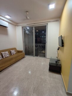 2.5 BHK Apartment For Rent in Hiranandani Cardinal