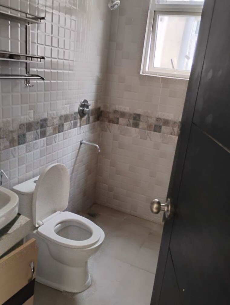 Attached Bathroom, signature-global-park 3 Bedroom 1440 Sq.Ft. Apartment In Sohna Sector 36 Gurgaon 10254078