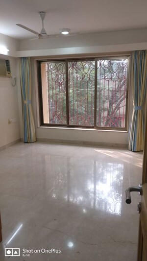 Room in 3 BHK Apartment at Kishans Abode, Bandra West – for Rent