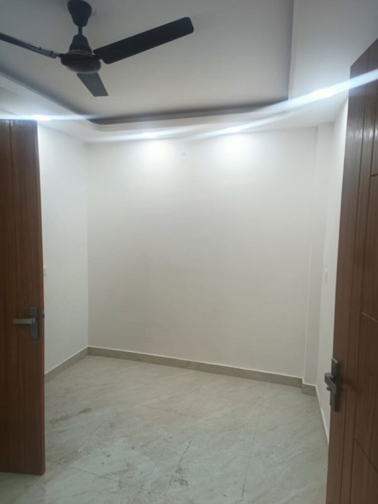 Room, govindpuri 2 Bedroom 60 Sq.Yd. Builder Floor In Govindpuri Delhi 10254075