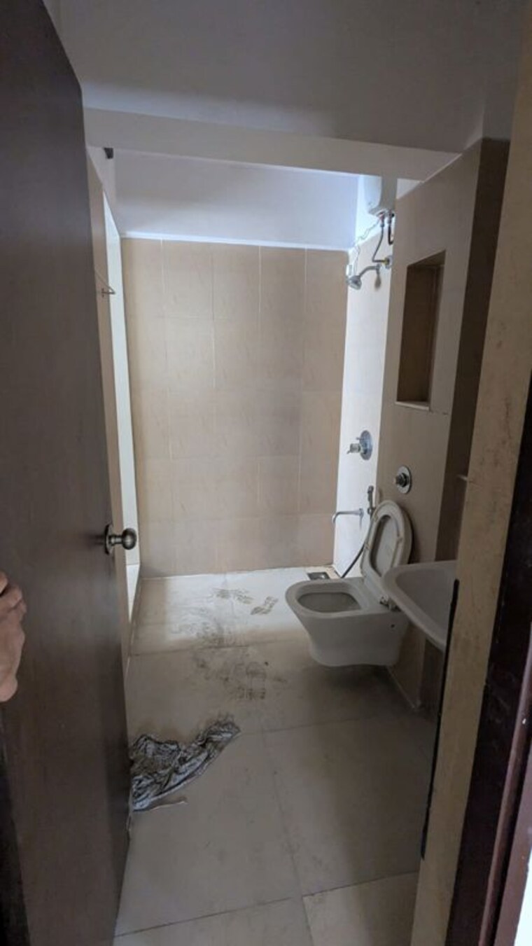 Bathroom, lodha-splendora 2 Bedroom 761 Sq.Ft. Apartment In Ghodbunder Road Thane 10254176