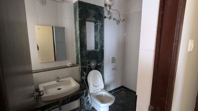 Bathroom, lodha-splendora 2 Bedroom 761 Sq.Ft. Apartment In Ghodbunder Road Thane 10254176