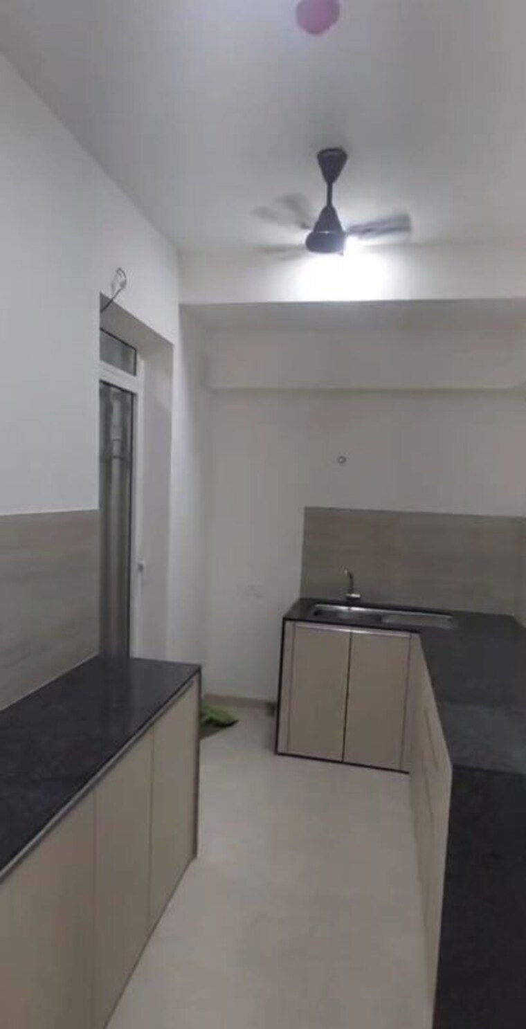 Bathroom, indiabulls-one-indiabulls 2 Bedroom 806 Sq.Ft. Apartment In Pokhran Road No Two Thane 10254254