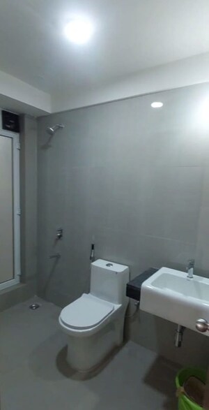 Bathroom in 2 BHK Apartment at Indiabulls One Indiabulls, Pokhran Road No Two – for Rent