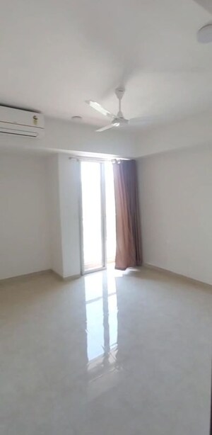 Room in 2 BHK Apartment at Indiabulls One Indiabulls, Pokhran Road No Two – for Rent