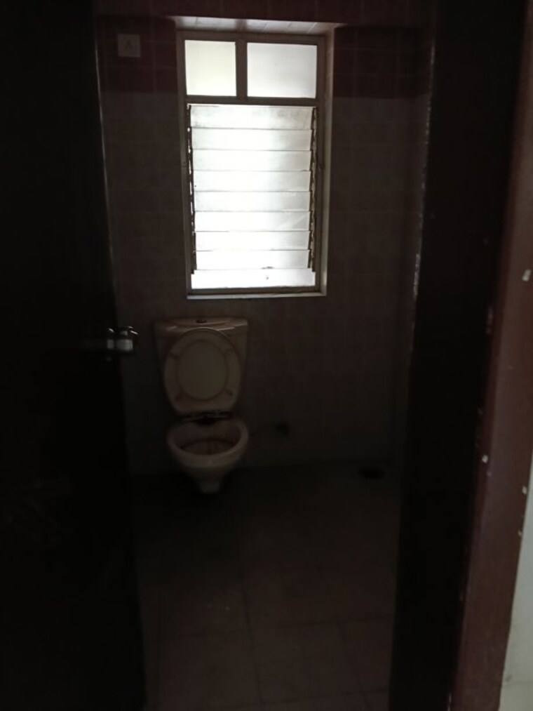 Bathroom, kohinoor-regalia-towers 3 Bedroom 1076 Sq.Ft. Apartment In Wakad Pune 10254288