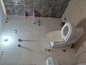 Bathroom in 4 BHK Apartment at Mittal Rajnagar Residency, Raj Nagar Extension – for Rent