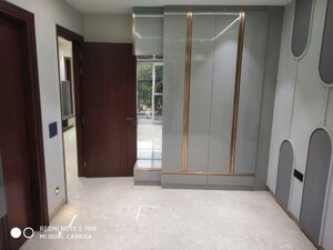 Room in 3.5 BHK Builder Floor at SS Southend Floors, South City 2 – for Sale