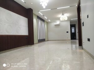 3.5 BHK Builder Floor For Sale in SS Southend Floors, South City 2